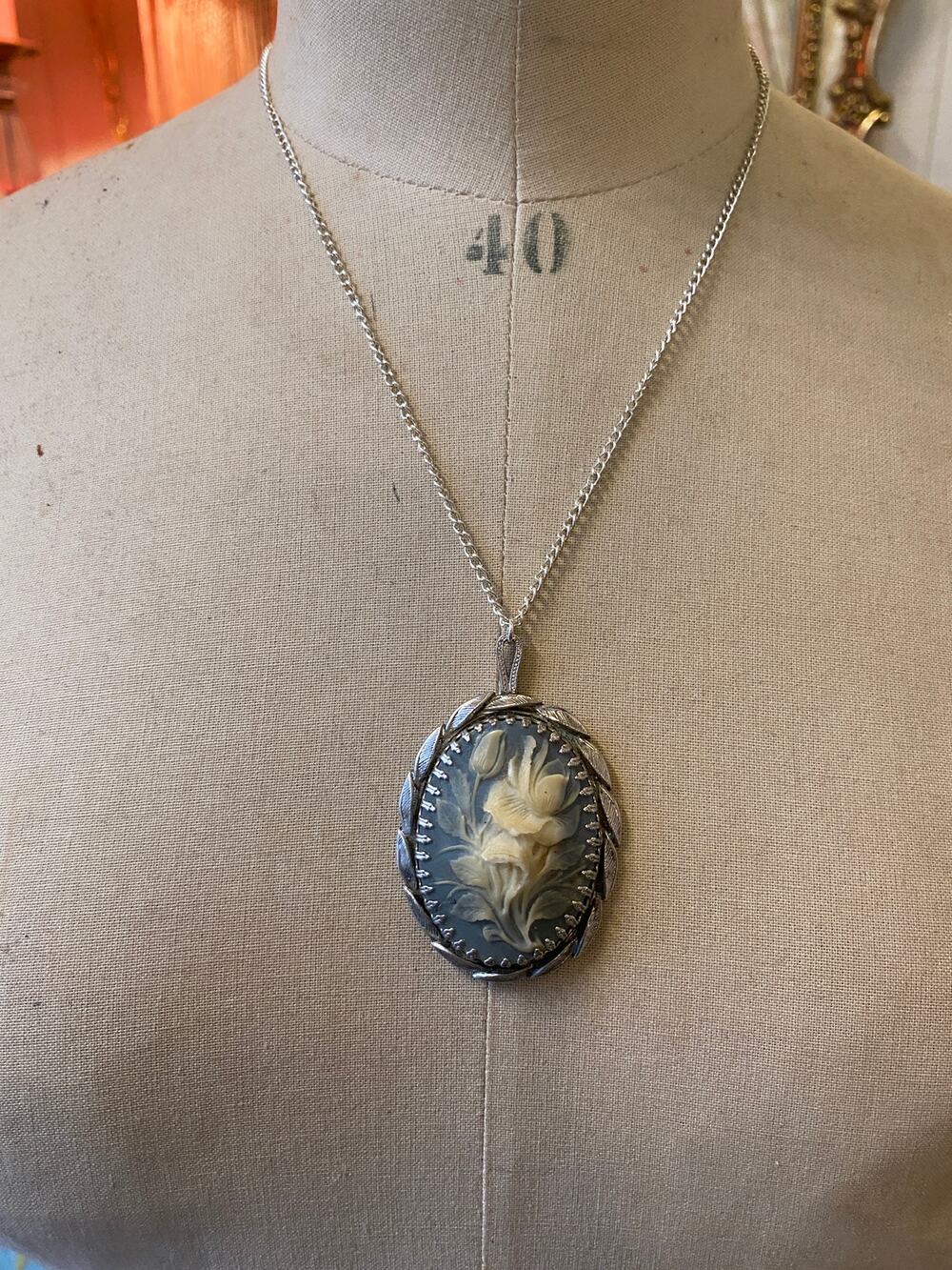 vintage 1970s cameo necklace, mirror pendant, blue and cream flower, cottagecore